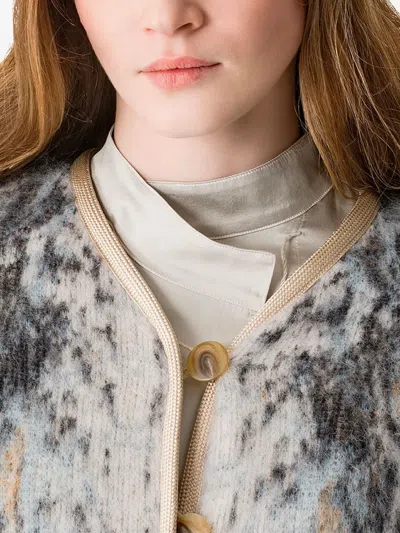 动物纹搭扣开衫