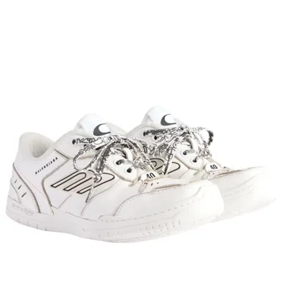 Balenciaga Women Hamptons Worn-out Leather Low-top Sneakers In Neutral