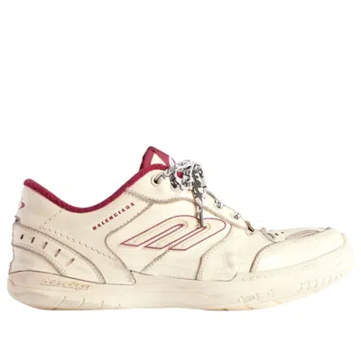 Balenciaga Hamptons Medium Worn-out Sneaker In White In Multi