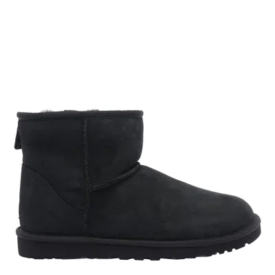 Ugg Boot  Men Color Black In Black
