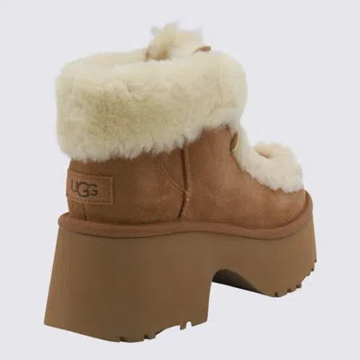 Ugg Esmee Beige Ankle Boots With Fur Detailing And Platform In Suede Woman In Brown