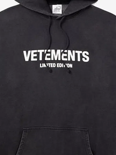 Vetements Black Cotton Sweatshirt With Frontal Logo In Black