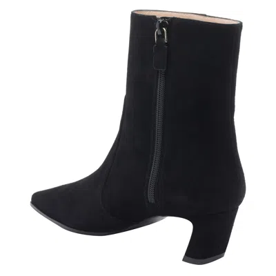 Stuart Weitzman Pointed Toe Ankle Boots With Mid-height Heel In Black
