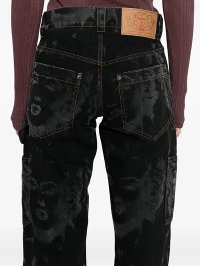 大面积图案印花牛仔裤