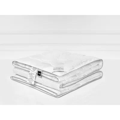 Togas Viento Camel Wool Silk Comforter In White