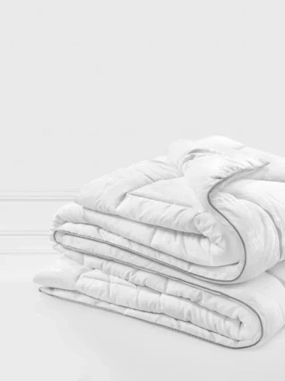 Togas Helios Comforter In White
