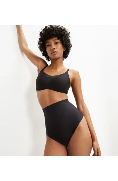 Triumph Shape Smart Wireless Bra In Black
