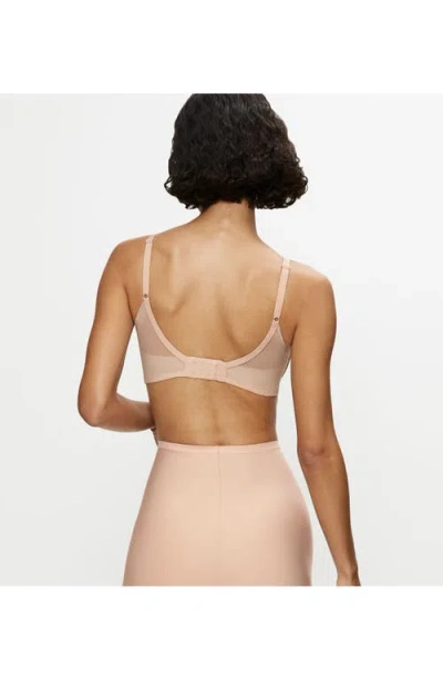 Triumph Shape Smart Wireless Bra In Neutral