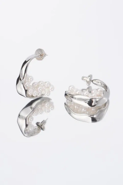 Classicharms Naomi Shell Pearl Cluster Molten Hoop Statement Earrings In Metallic