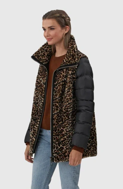 Gorski Lamb Cuffs In White