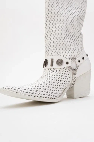 Prologue Shoes Lumen Block Heel Western Boot In White