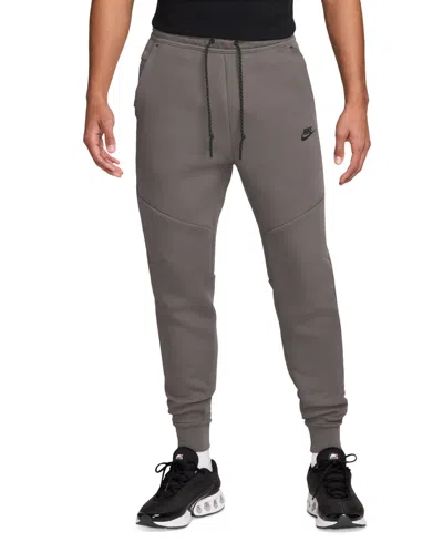 Nike Men's Tech Fleece Jogger Pants In Brown