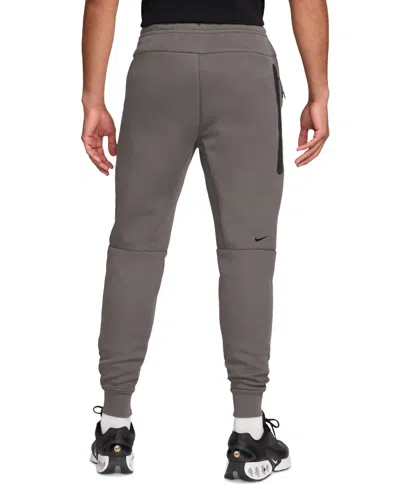 Nike Men's Tech Fleece Jogger Pants In Brown