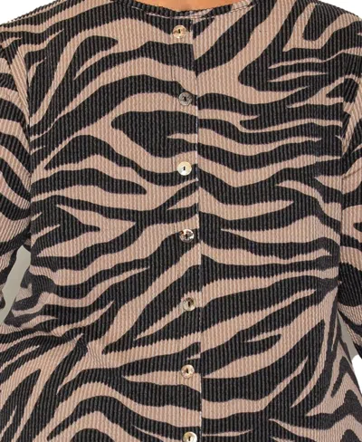 Coin 1804 Plus Size Textured Zebra Button Back Top In Brown