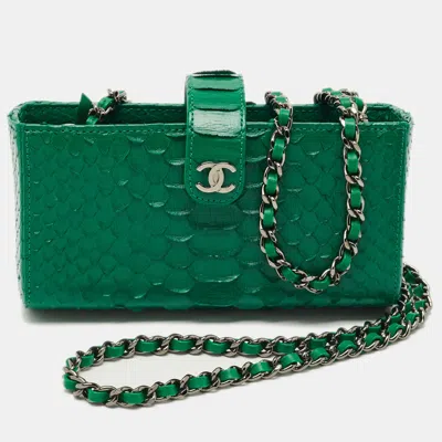 Pre-owned Chanel Green Python O Phone Pouch With Chain