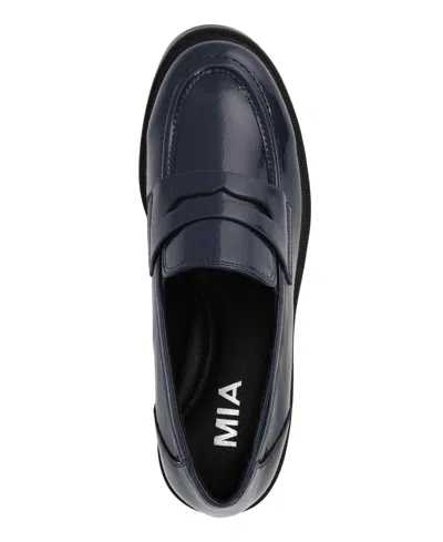 Mia Women's Yoani Round Toe Lug Sole Loafers In Blue