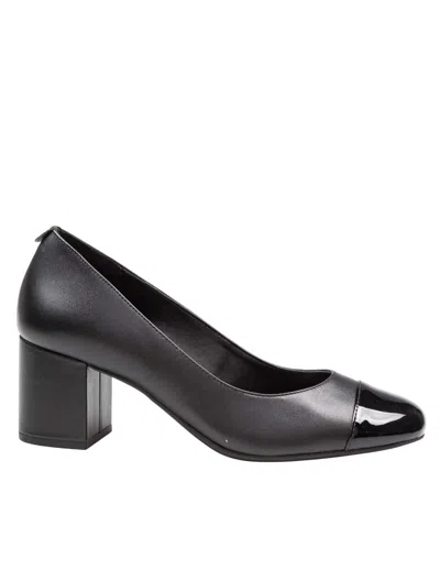 Michael Kors Leather Pumps In Black