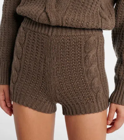 Magda Butrym Shorts Aus Kaschmir Mit Zopfstrickmuster In Brown