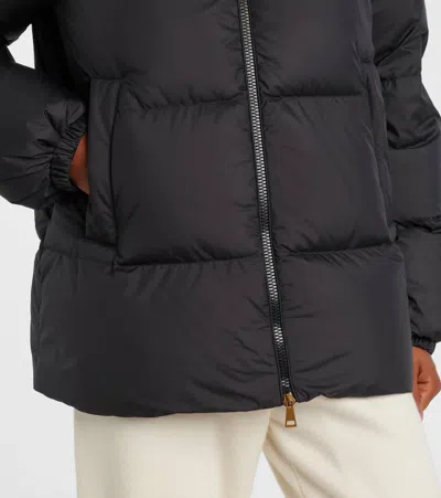 Moncler 'esnaie' Down Jacket In Black
