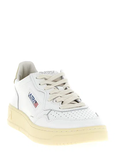 Autry Sneakers Medalist In Pelle Bianca Uomo In White