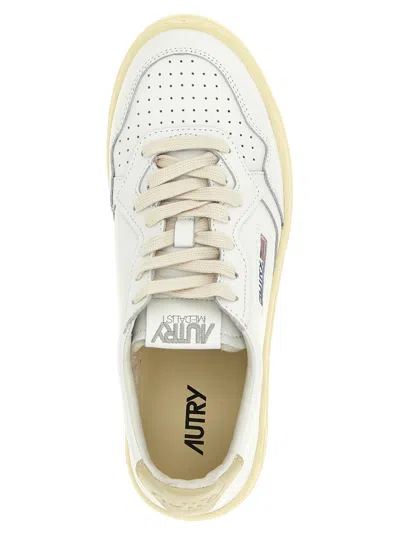 Autry Sneakers Medalist In Pelle Bianca Uomo In White