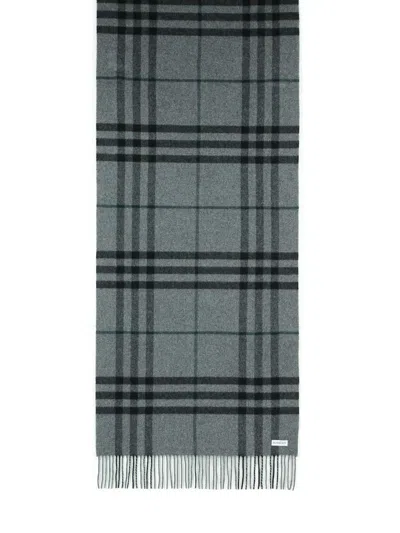 Burberry Cashmere Scarf With Check Pattern And Fringe In Gray
