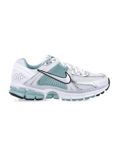 Nike Zoom Vomero 5 Sneaker In White