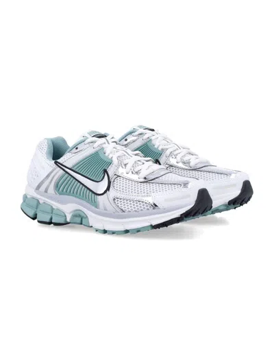 Nike Zoom Vomero 5 Sneaker In White