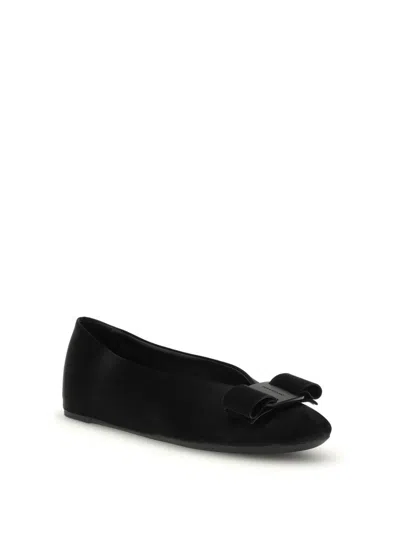 Ferragamo Leather Round Toe Ballerina Shoes With Bow Detail In Black
