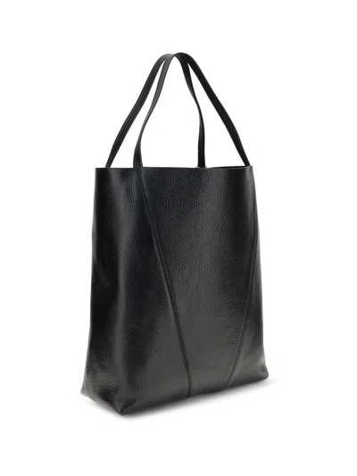 Chloé Large Leather Shopping Bag With Metal Charm In Black