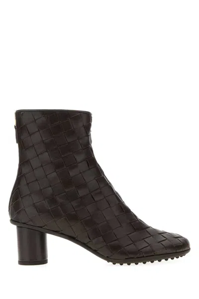 Bottega Veneta Atomic 75 Intrecciato Leather Ankle Boots In Brown