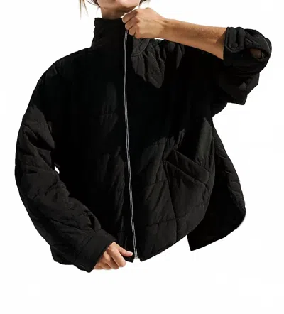 Cherry Cloth Pippa Packable Puffer Jacket In Black In Black