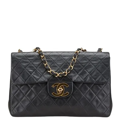 Pre-owned Chanel Leather Shoulder Bag () In Black