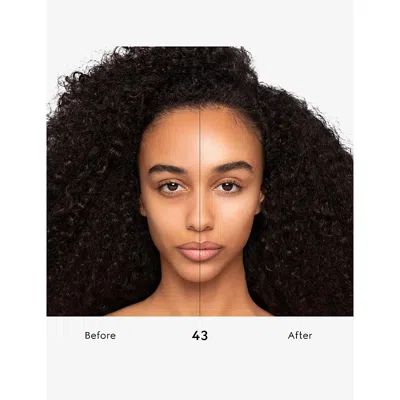 Gucci 43 Medium Deep Glow Skin Tint Moisturiser 40ml In Neutral