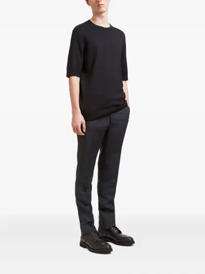 Aiezen Half-length-sleeve Crew-neck T-shirt In Black