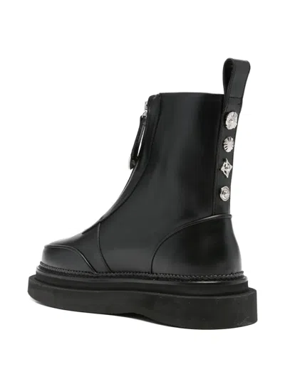 正面拉链缀饰靴