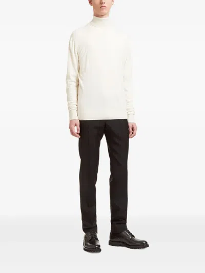 Aiezen Turtleneck Knitted Sweater In White