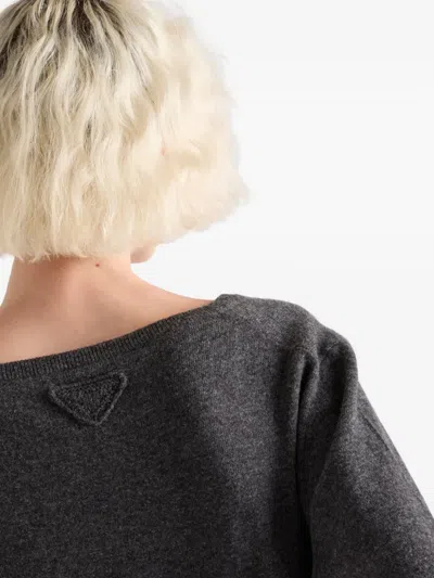 Prada Pullover Aus Kaschmir Mit V-ausschnitt In Black