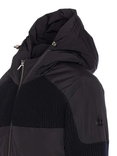 Moose Knuckles Hooded Jacket With Ribbed Texture And Zip Pockets In Black