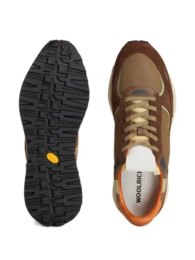 Woolrich Panelled Trainers In Brown