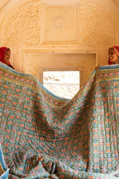 Cqc La Topanga Quilt Bedding Set With 2 Shams In Multi