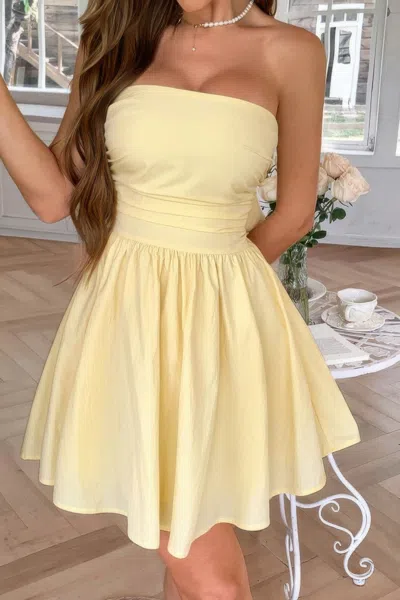 Truedames Solid Off Shoulder Tube Elastic Waist Dress In Yellow