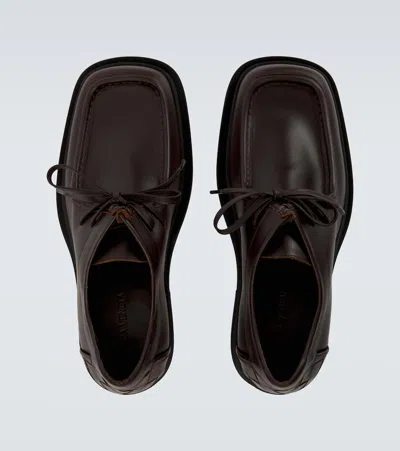 Bottega Veneta Round Toe Leather Lace-up Shoes For Men In Brown