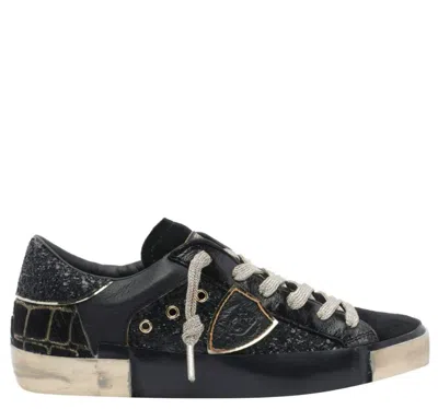 Philippe Model Shiny Leather Low Top Sneakers In Black