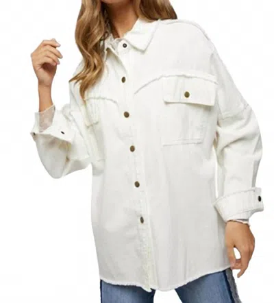 Davi & Dani Woven Snap Top In White In White