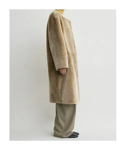 Totême Toteme Main Shearling Coat In Brown
