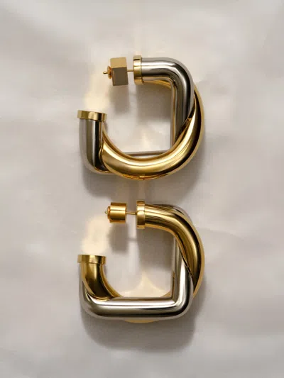 Jacquemus Metallic Earrings With Twisted Hoop Design In Brass Woman In Gold