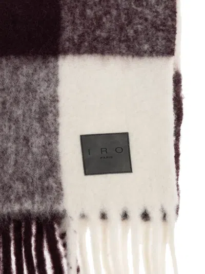 格纹流苏边围巾