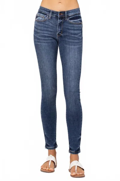 Judy Blue Mid Rise With Handsand Skinny Jeans In Medium Wash In Blue