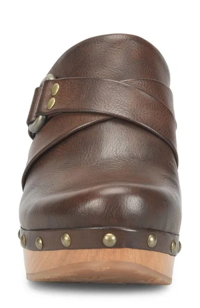 Korks Abby Stud Clog In Brown